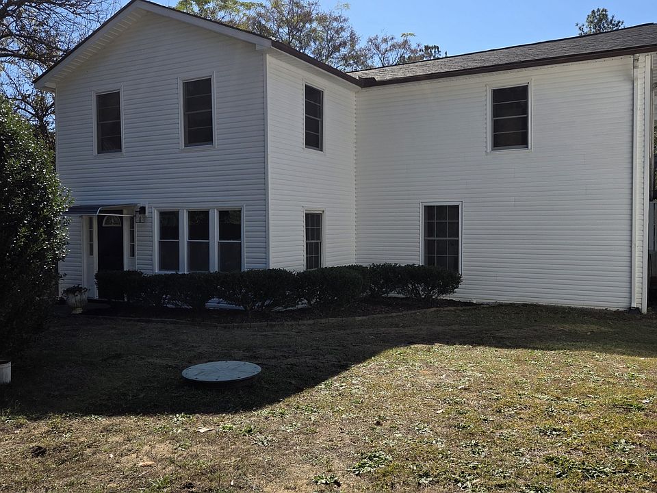 1st image of 415 E New England Ave