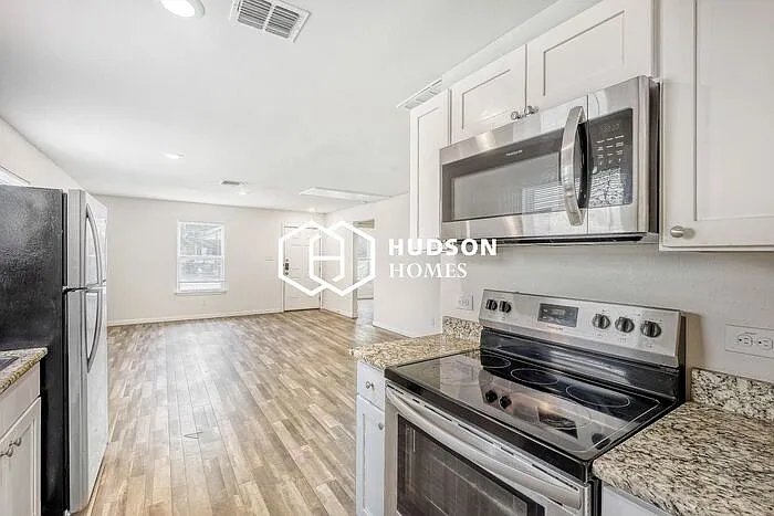 458 Ferris Ave — Photo 6