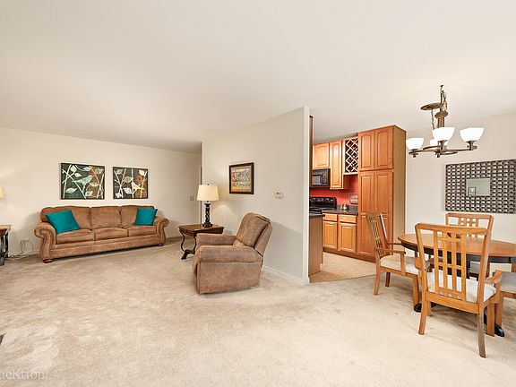 2nd image of 6010 Oakwood Dr APT 4E
