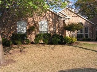 9720 Vinewood Dr, Dallas, TX 75228