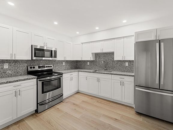 4th image of 35 NW 49th Ave