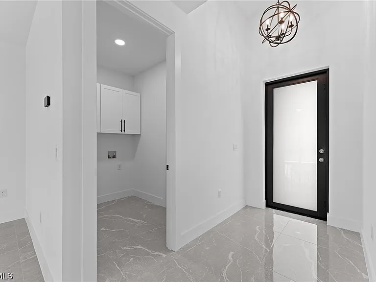 1024 Chauncey Ave — Photo 9