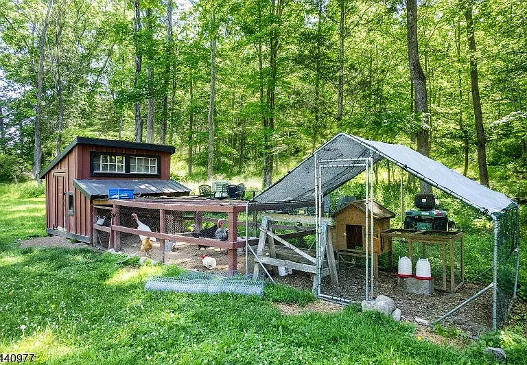 4 Gordon Ln — Photo 21