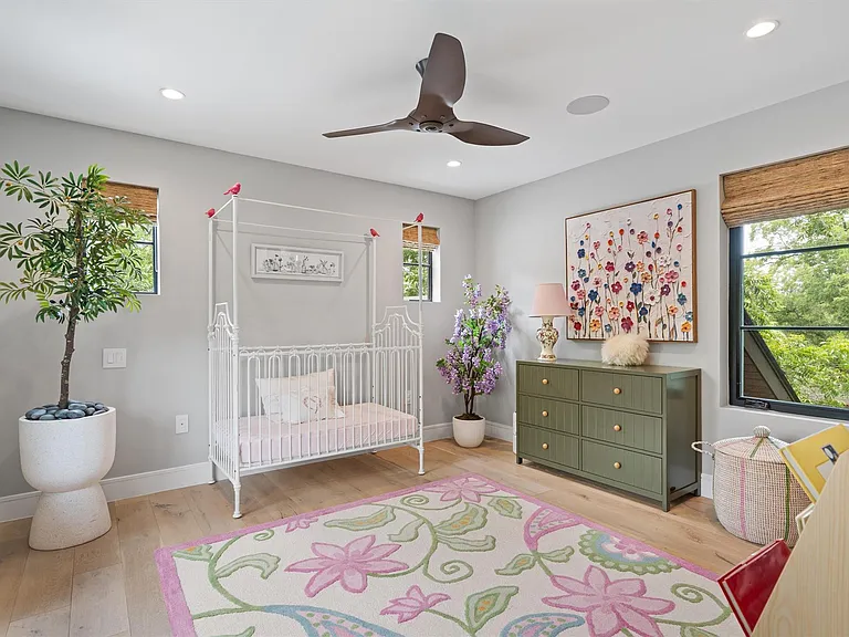 1175 San Bernard St — Photo 18