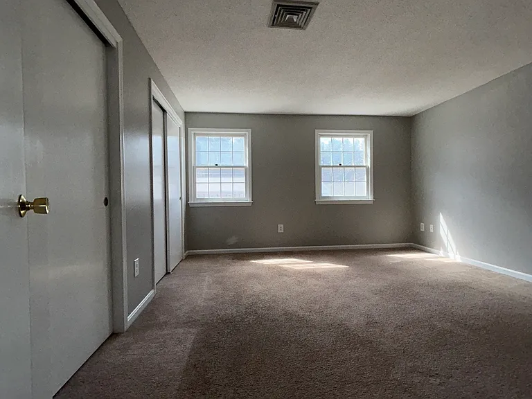 534 Fox Hollow Dr — Photo 10