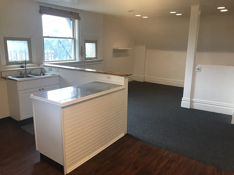 130 S Fairmount St #4 — Photo 2