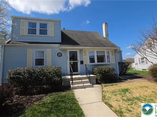 522 Rentzheimer Dr, Hellertown, PA 18055
