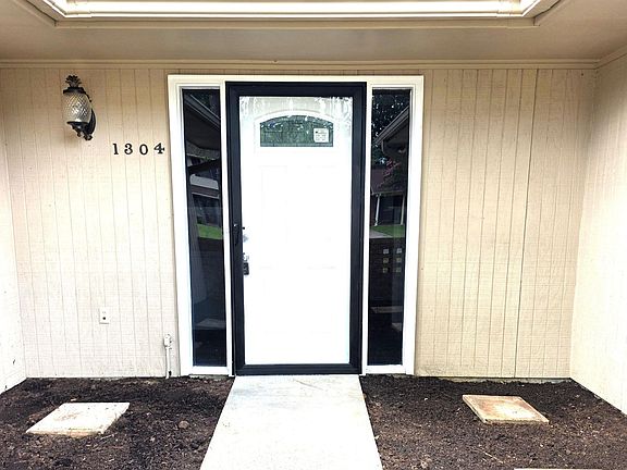 3rd image of 1304 Blackhawk Ridge Ln