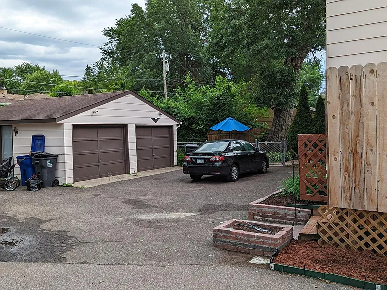 1652 McAfee St — Photo 15