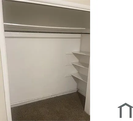 1718 Oak St — Photo 4