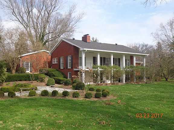 4th image of 220 Fairway Dr