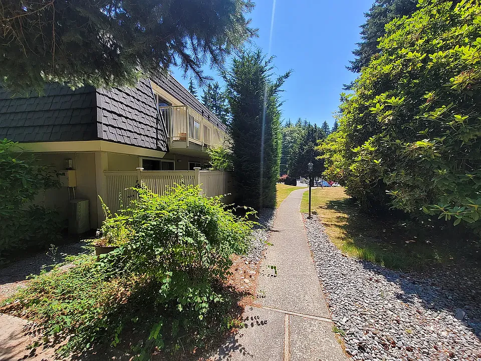 9908 NE 124th St #905