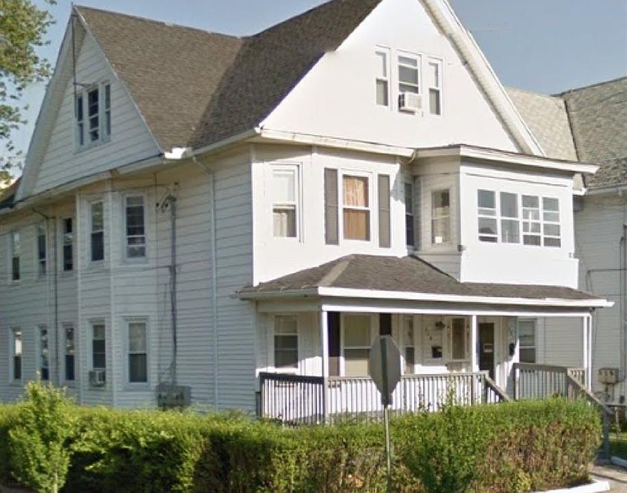 2nd image of 219 Orchard St #221