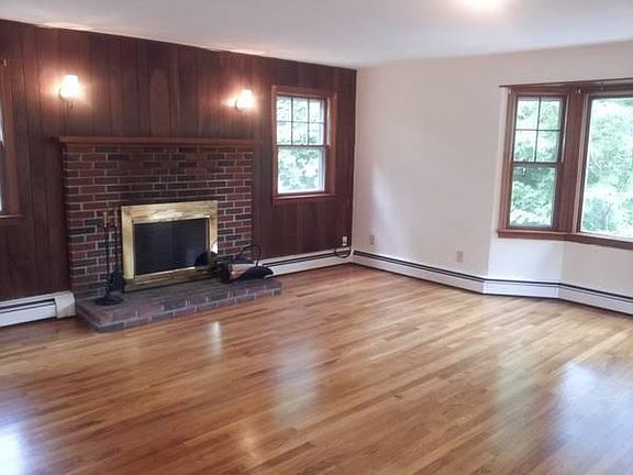 3rd image of 19 Dunster Ave #B
