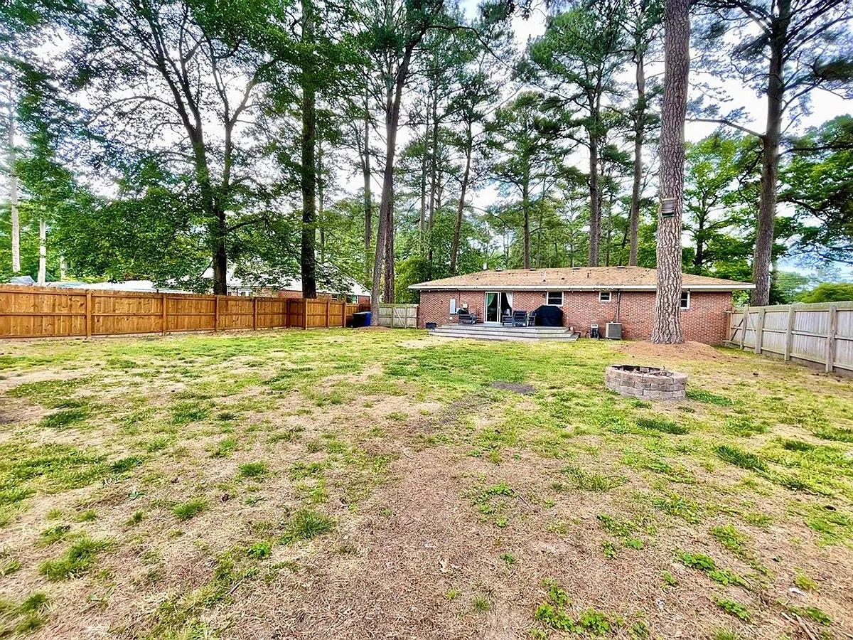 Building Photo - 5601 Sedgemoor Rd