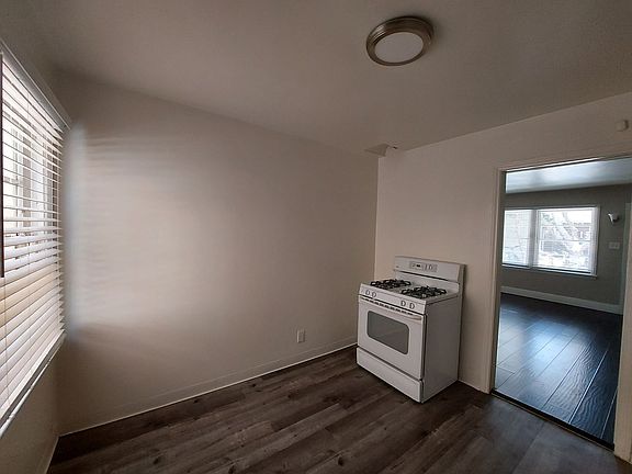 4th image of 32 Esperanza Ave #108