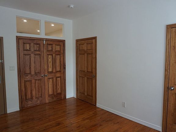 4th image of 215 Nassau Ave APT 2R