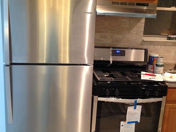 New Kitchen Cabinets and Appliances