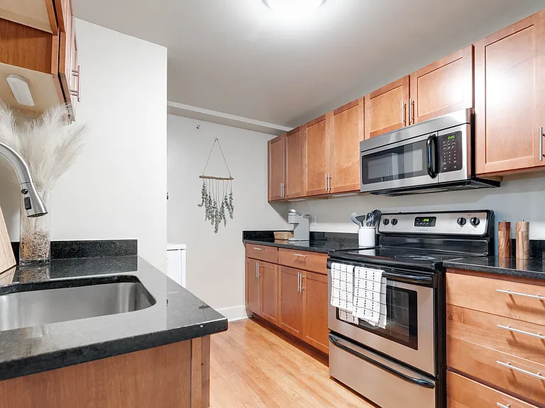 Mortons Apartments — Photo 17