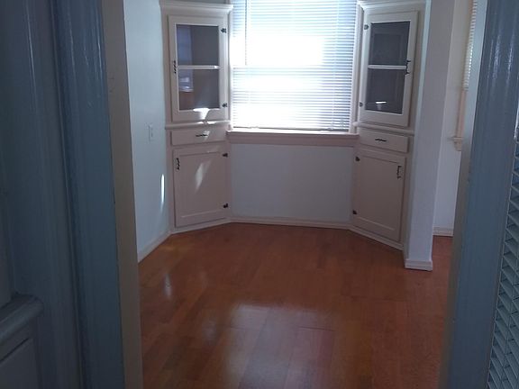 5th image of 4720 Oregon St