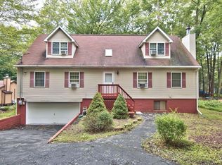 1145 Lakeland Dr, Lake Ariel, PA 18436