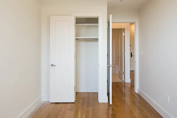 Rented by Nooklyn NYC LLC | media 124