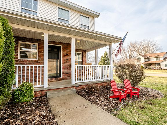 3rd image of 4135 Grandwood Cir