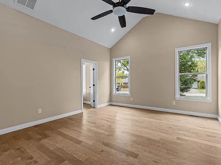 4 bed, 2218 sqft, $3,200 — Photo 2