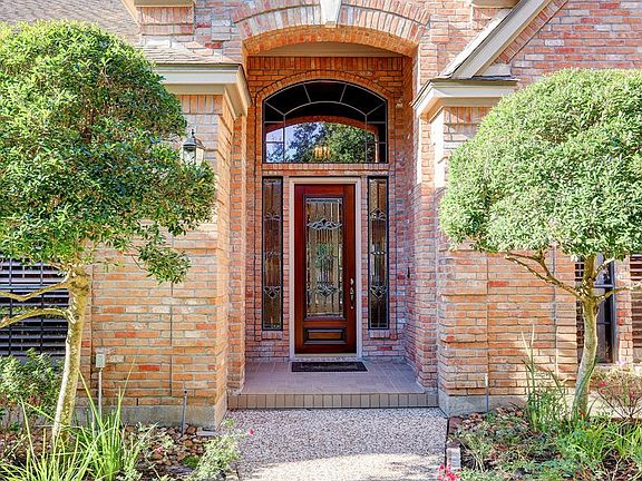 4th image of 28 Champions Bend Cir