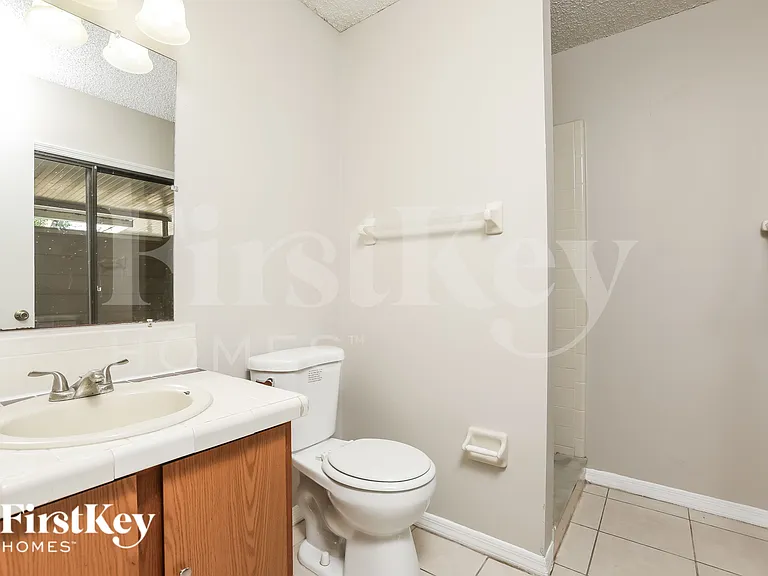 2084 Everest St — Photo 13