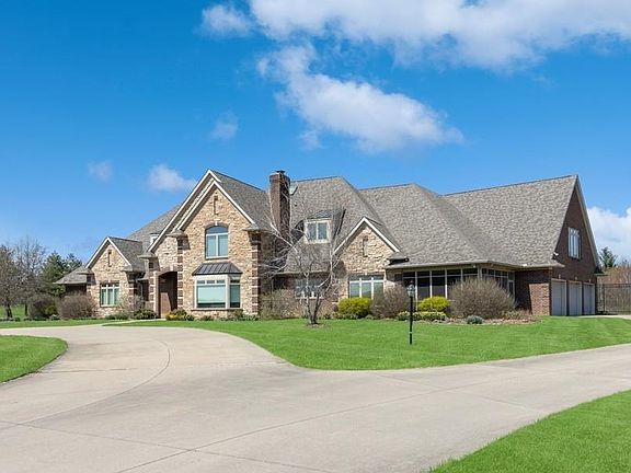 2nd image of 3808 Stoney Pointe Ln NE