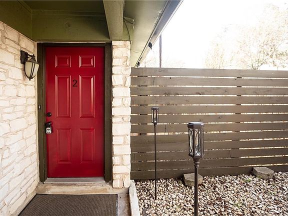 3rd image of 3102 Glen Ora St #102
