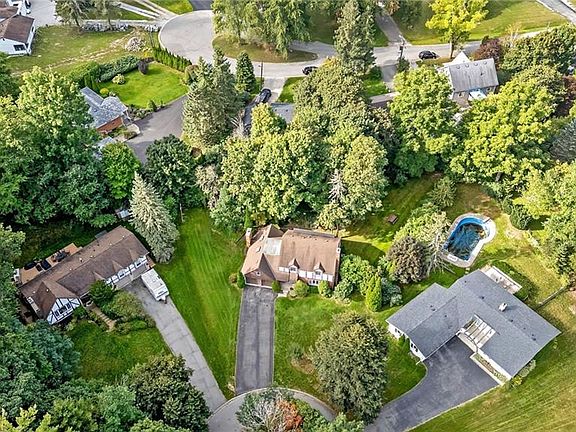 3rd image of 12 Mullen Pl