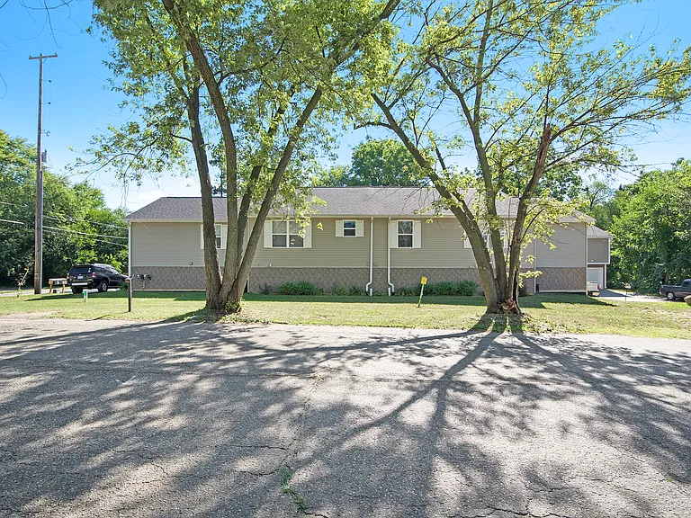 2643 Redwood Ave — Photo 4