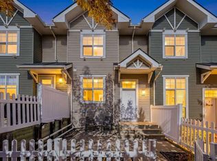 205 N Toscana Gdns NW, Calgary, AB T3L 3C3