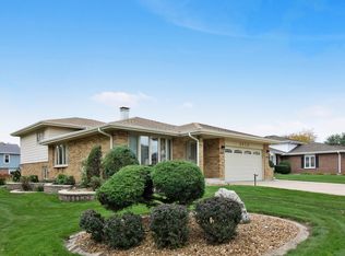 3373 Brewer Rd, Darien, IL 60561