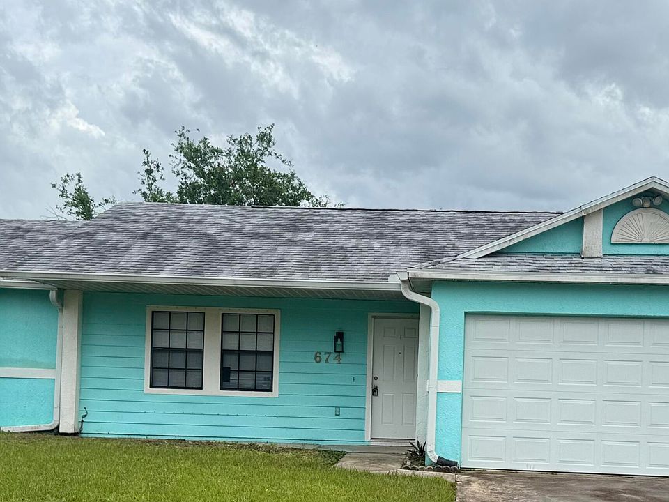 1st image of 674 SW Violet Avenue