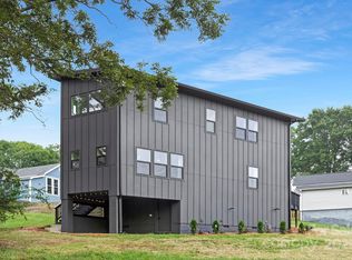 105 Riverside Dr, Cramerton, NC 28032