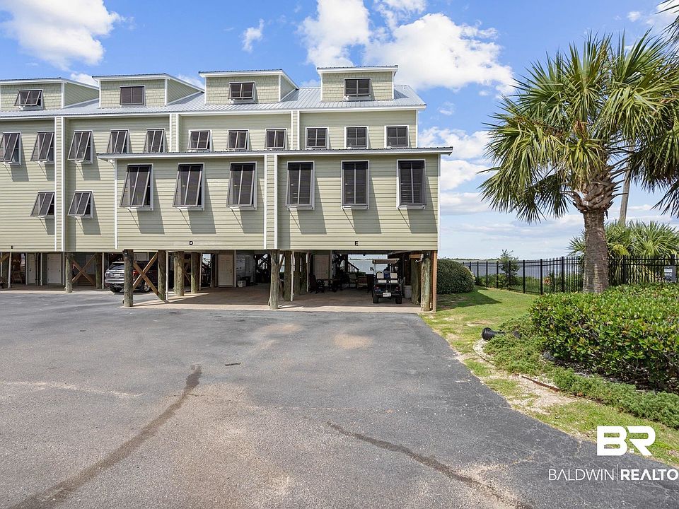 1st image of 900 Delchamps Ave