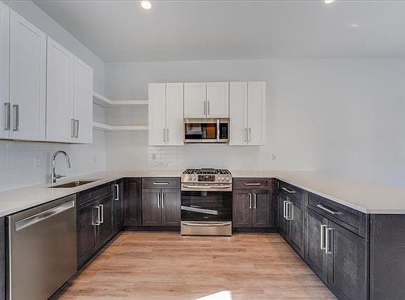 2nd image of 47 Graham St Floor 2