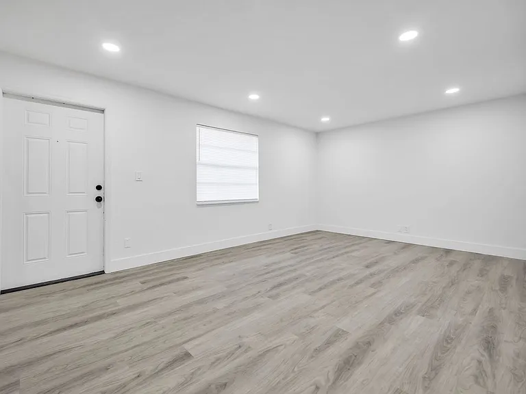 1015 NE 17th Ave — Photo 48