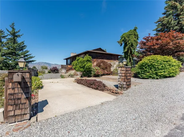604 N Larch Avenue, East Wenatchee, WA 98802