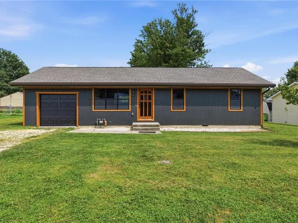 2103 Jil St, Harrisonville, MO 64701
