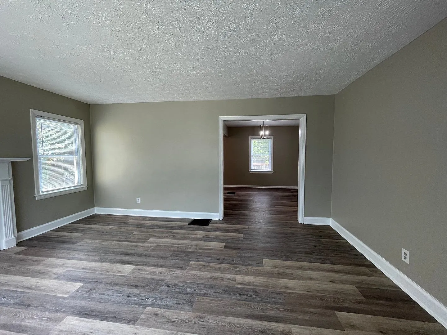 4 bedroom and 2 bath — Photo 4