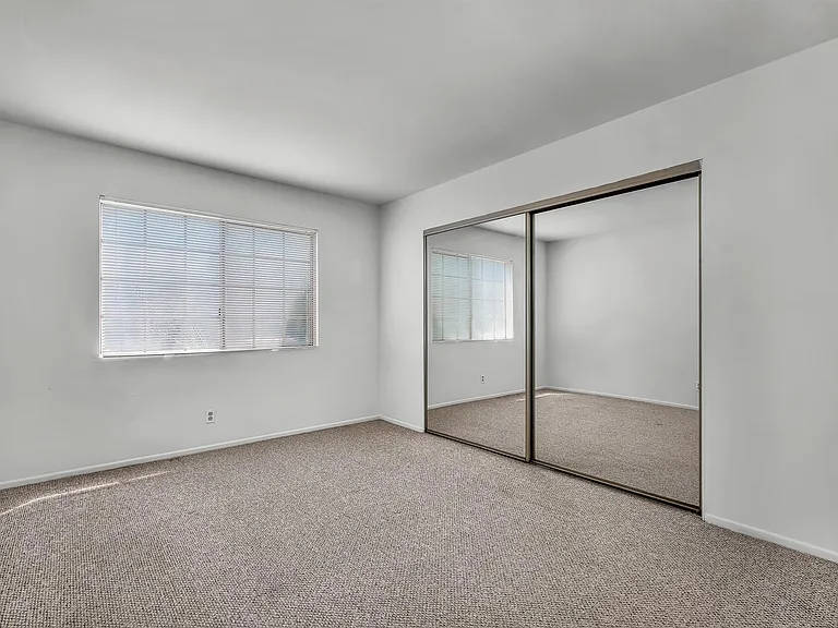 2415 Federal Ave #2419 — Photo 18