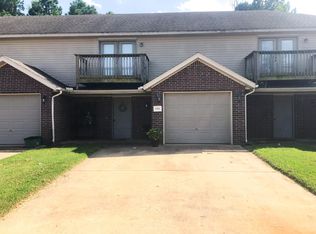 2253 W Skyler Dr, Fayetteville, AR 72703