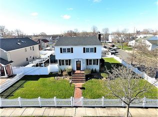 130 George Pl, Oceanside, NY 11572
