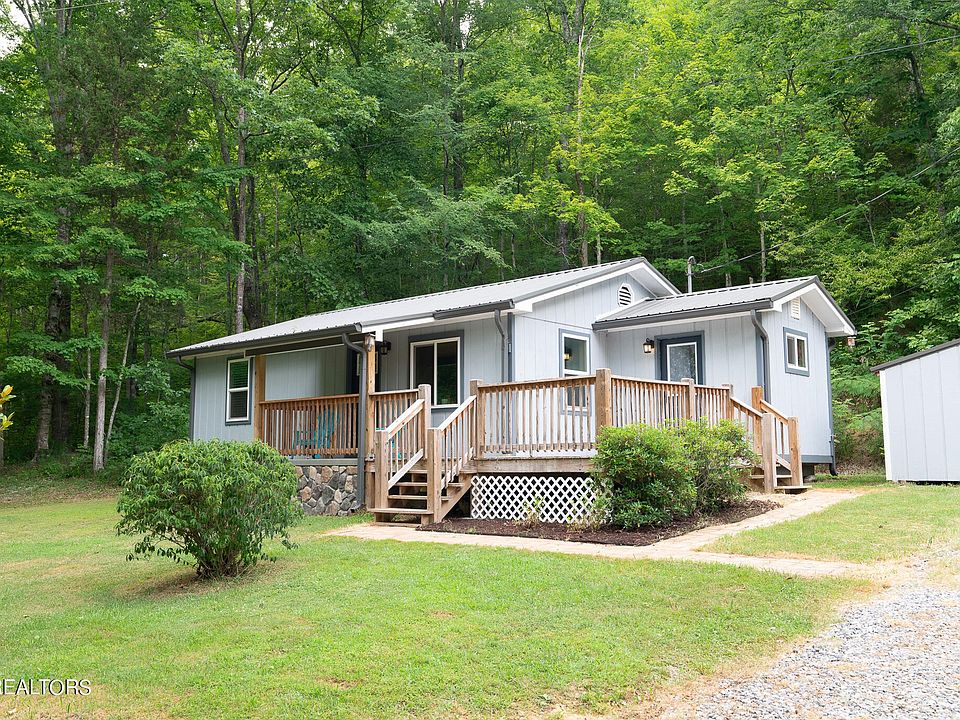 1st image of 834 Seaton Ln