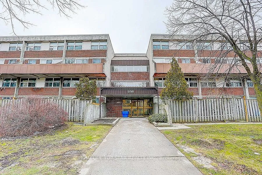 3 bed, $2,500 — Photo 2