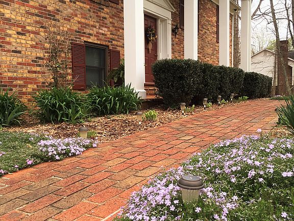 4th image of 373 Federal Hill Dr
